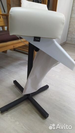 Пылесос и подставка для педикюра