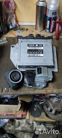 Комплект эбу и ключа рыбки В210 2.3 АКПП