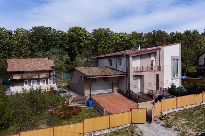 Дом 360 м² на участке 15 сот.