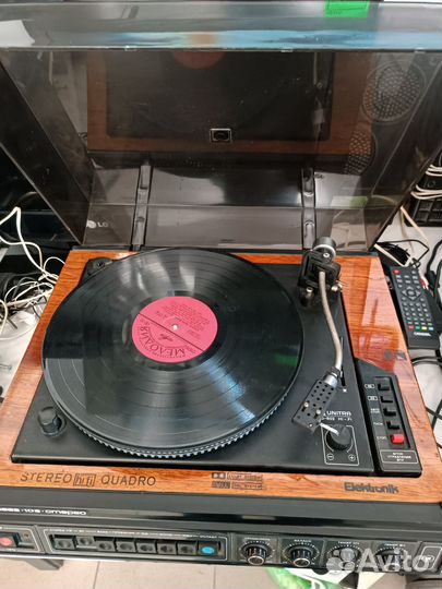 Проигрыватель винила 