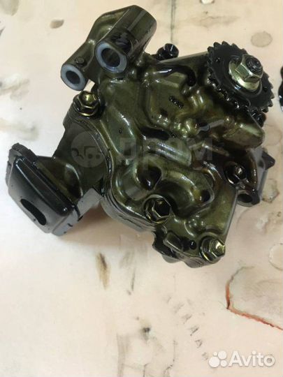 Масляный насос Toyota Corolla Fielder ZRE142