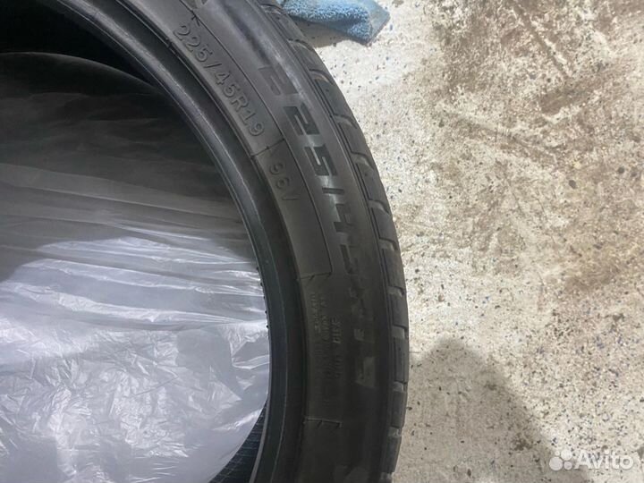 Windforce Snowblazer UHP 225/45 R19 и 255/35 R19