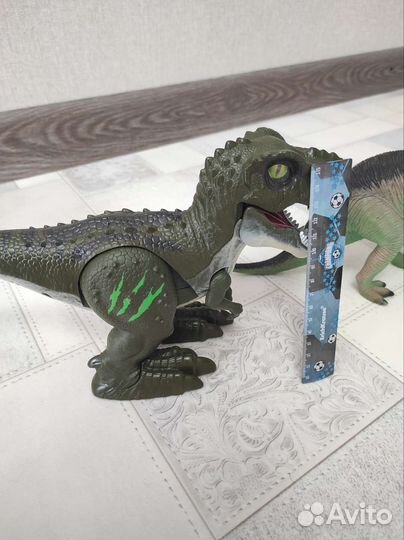 Динозавры игрушки