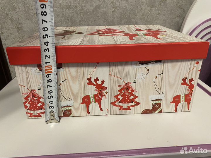 Новогодняя подарочная коробка