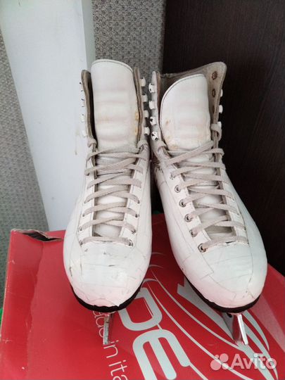 Коньки для фигурного катания