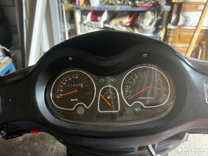 Скутер 150 кубов