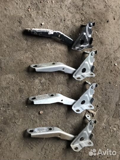 Toyota RAV4 30 верхний усилитель бампера