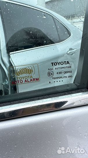 Стекло двери передней левой Toyota Camry XV70