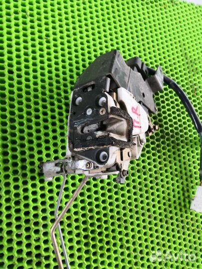 Замок двери передней правой Сузуки Лиана