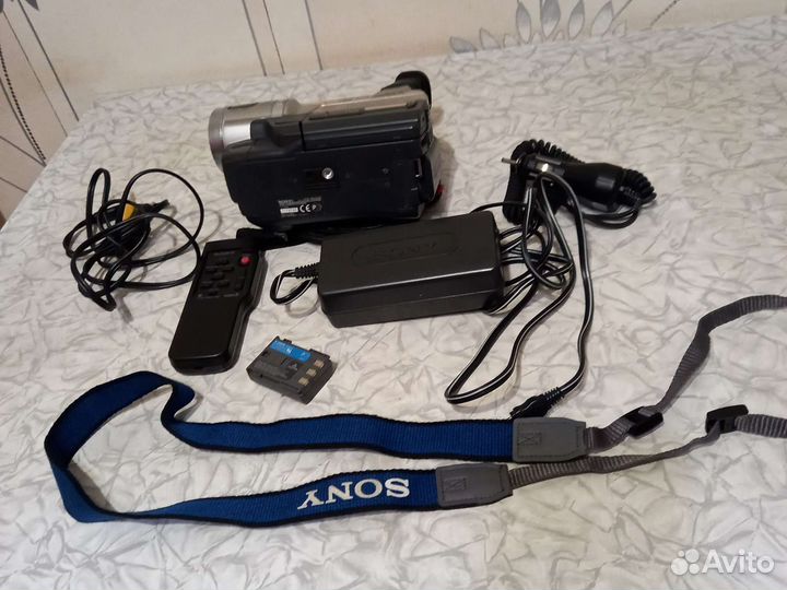 Видеокамера sony handycam vision 560x