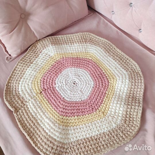 Коврик из трикотажной пряжи