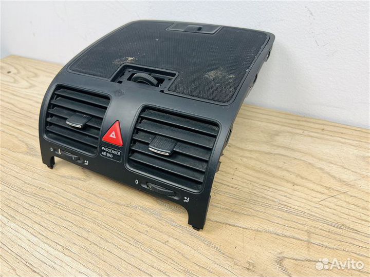 Воздуховод Volkswagen Jetta 5 BVY 2.0 2005-2011