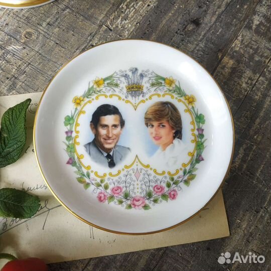 Фарфор с членами королевской семьи Чарльз и Диана