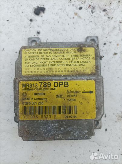 Блок управления Mitsubishi Carisma