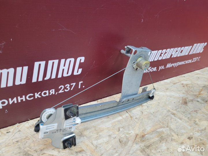 Стеклоподъемник задний правый Renault Duster