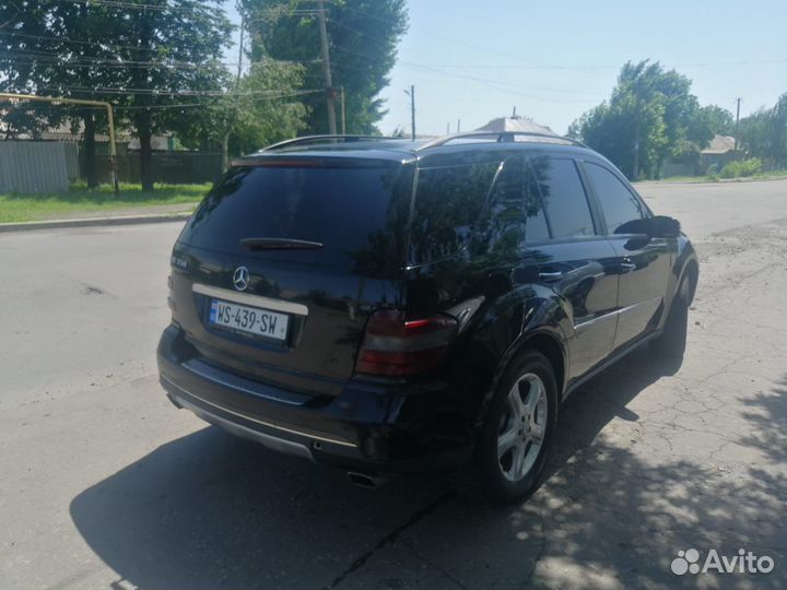 Передняя правая дверь Mercedes ml164