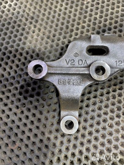 Кронштейн генератора 3VZ-E Toyota 4Runner VZN130