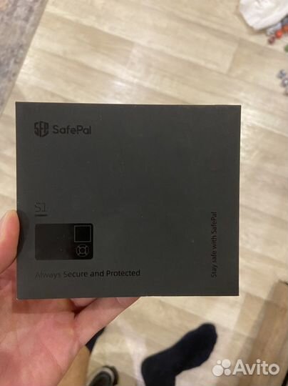 Электронный кошелёк SafePal S1