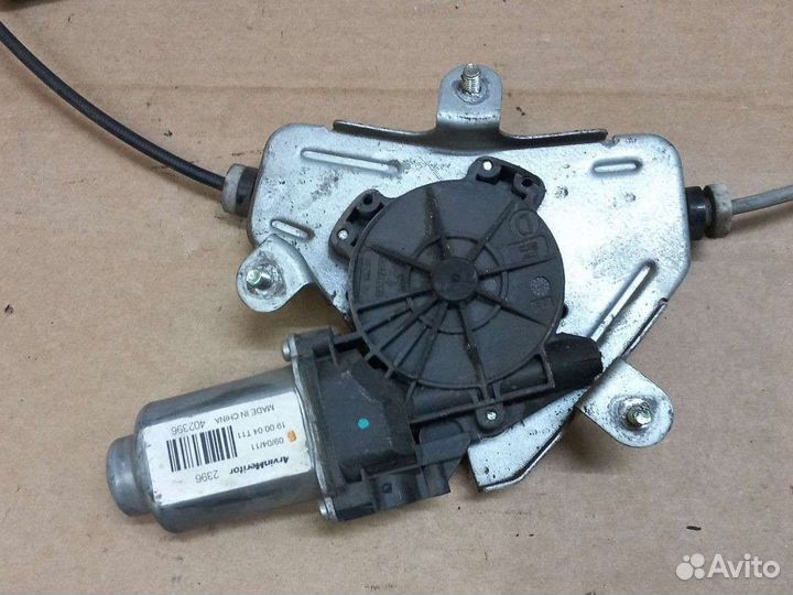 Стеклоподъёмник передний правый Хундай Солярис 1