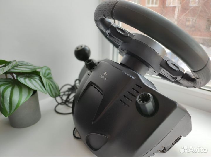 Игровой руль logitech driving force gt