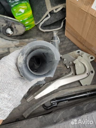 Резонатор воздушного фильтра Renault Fluence