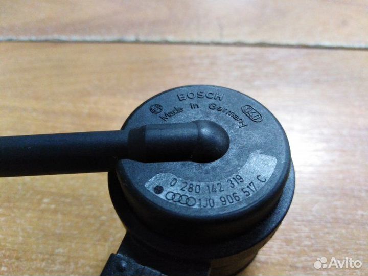 Клапан вентиляции картерных газов Volkswagen