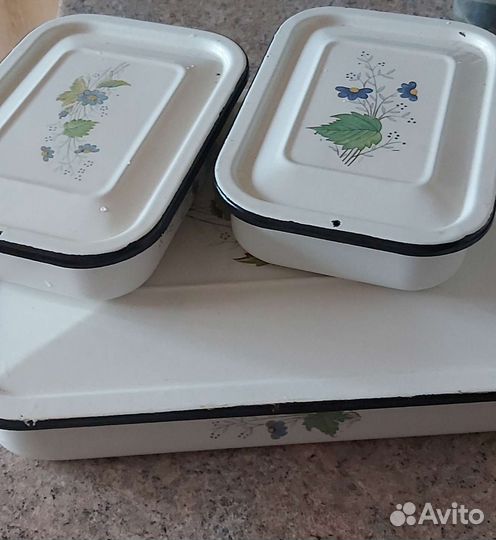 Эмалированный лоток для холодца