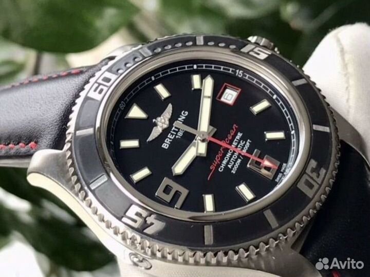 Breitling superocean 44 Red Hand