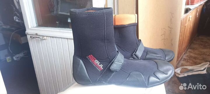 Гидрообувь