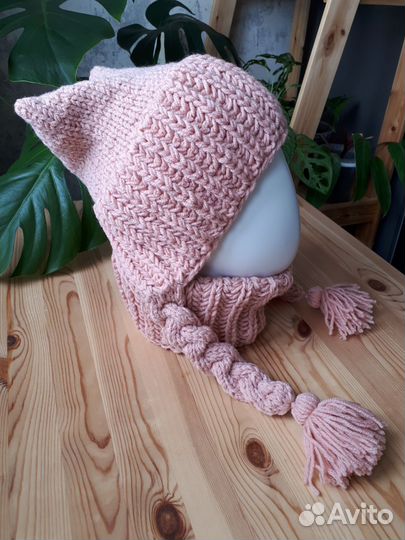 Шапочка с ушками и косами. Снуд