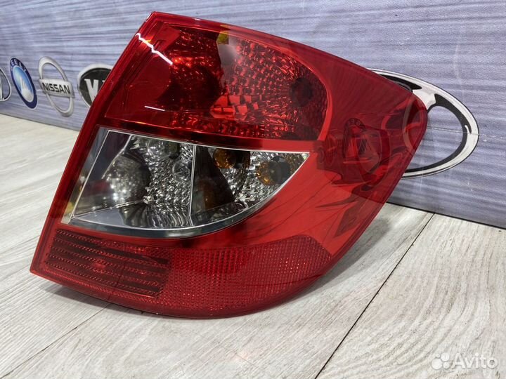 Фонарь задний Renault symbol 2 NEW 08- Прав