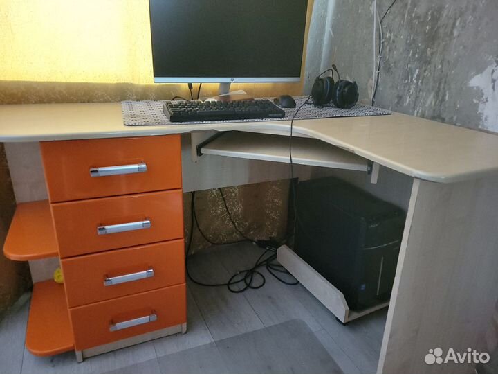 Компьютерный стол бу