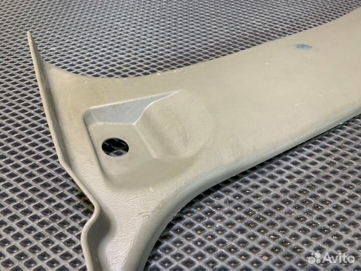 Обшивка стойки лев. Nissan Safari