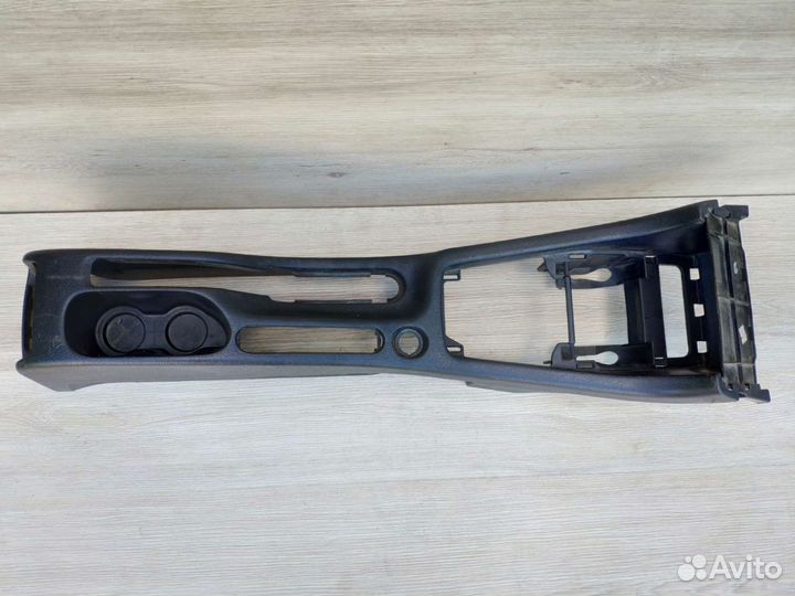 Консоль между сидениями Peugeot 406