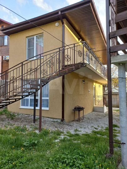 Комната 50 м², 1/2 эт.