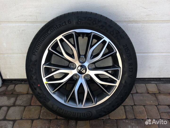 Новая запаска на Kia k5 215/55 R17 5/114,3