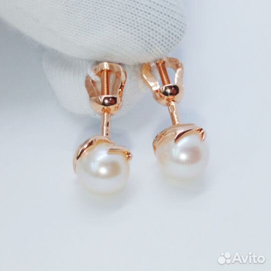 Золотые серьги с камнем