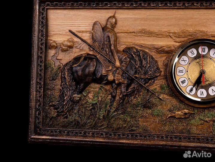 Часы на стену резные Витязь из дерева