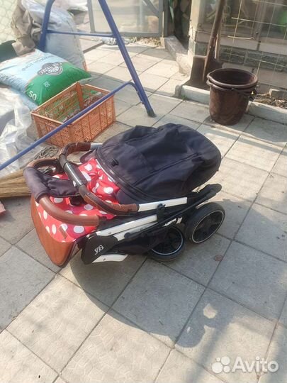 Прогулочная коляска