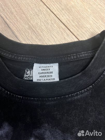 Футболка vetements