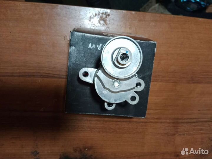 Ролик натяжителя ремня переводного Ниссан