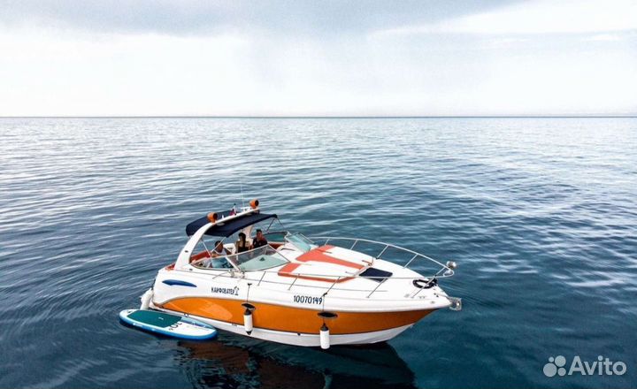 Моторная яхта