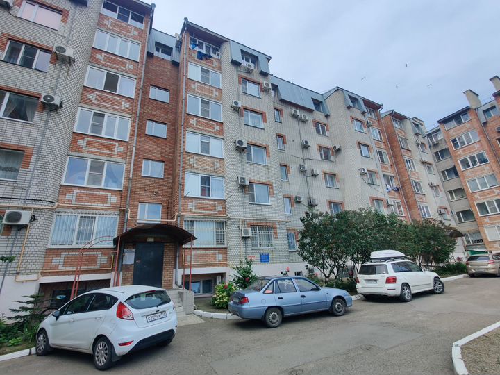 2-к. квартира, 63 м², 2/6 эт.