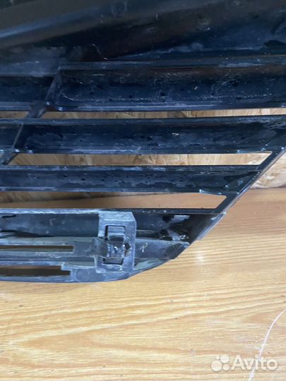 Решетка радиатора правая nissan primera p12
