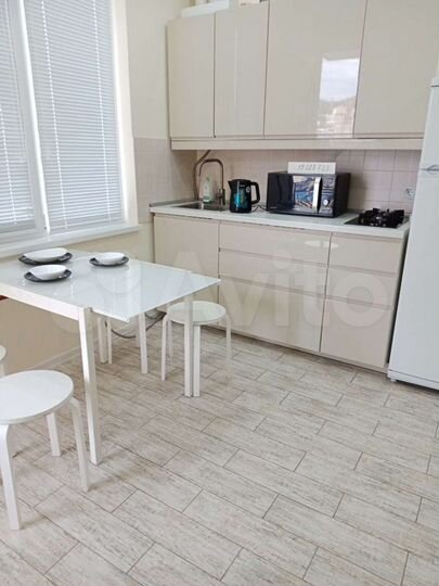 2-к. квартира, 42 м², 3/3 эт.