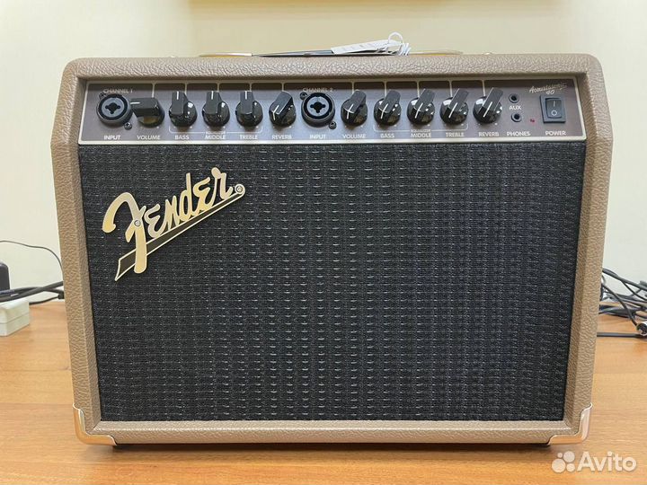 Комбоусилитель для гитары Fender Acoustasonic 40