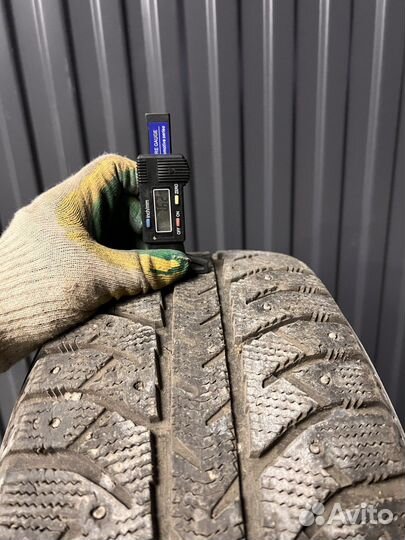 Bridgestone Ice Cruiser 7000 215/60 R16 95T