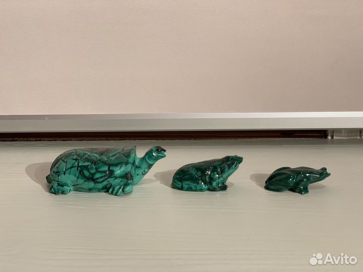 Фигурки разных животных из малахита