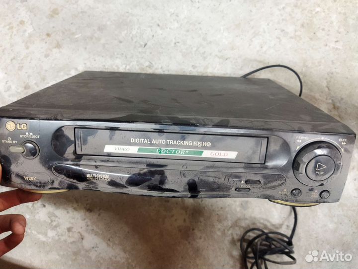 Видеомагнитофон LG