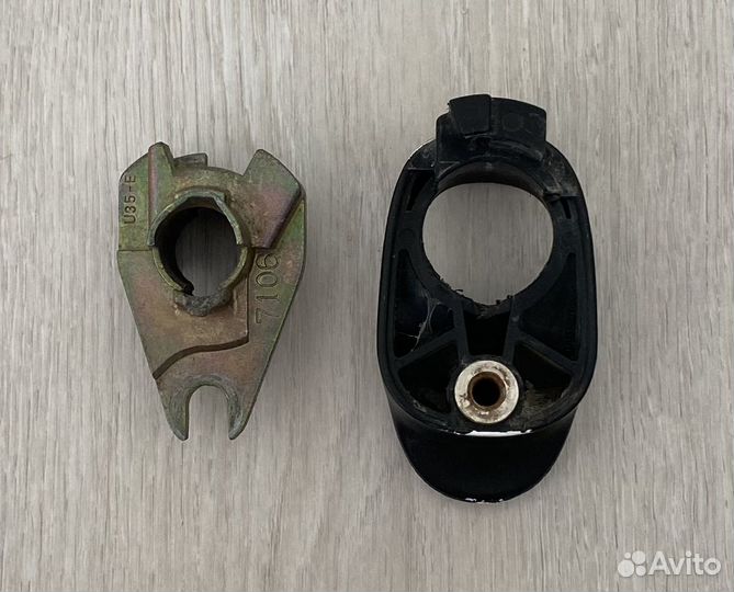 Замочная скважина и ручка багажника Toyota Vitz